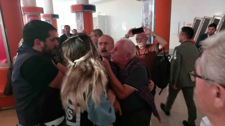 Samsun CHP&rsquo;de gergin kongre
