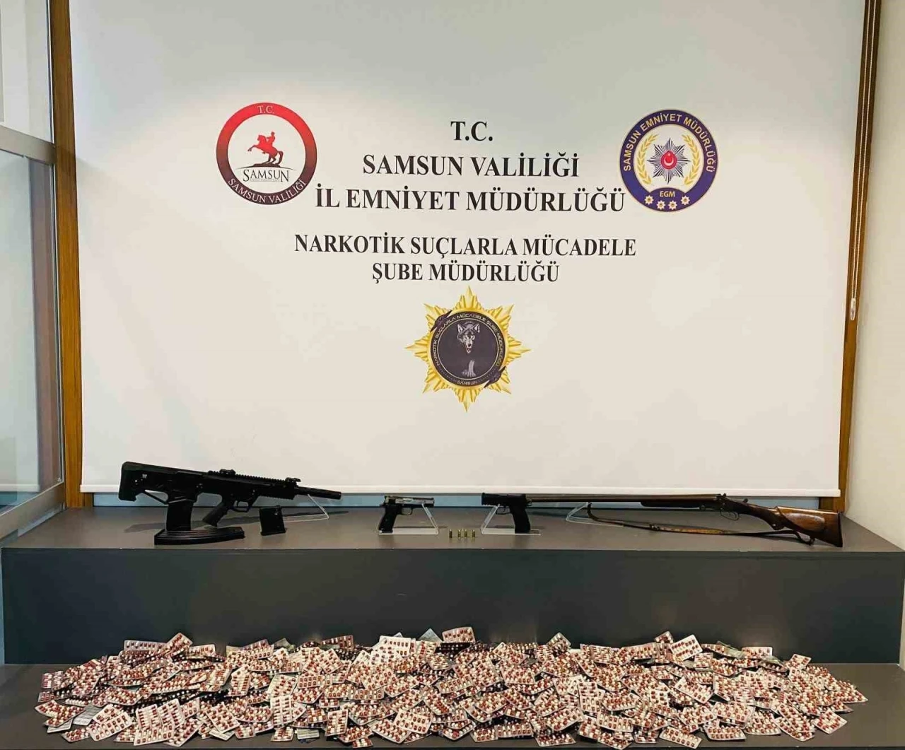 Samsun’da 10 bin sentetik ecza ele geçirildi: 4 gözaltı
