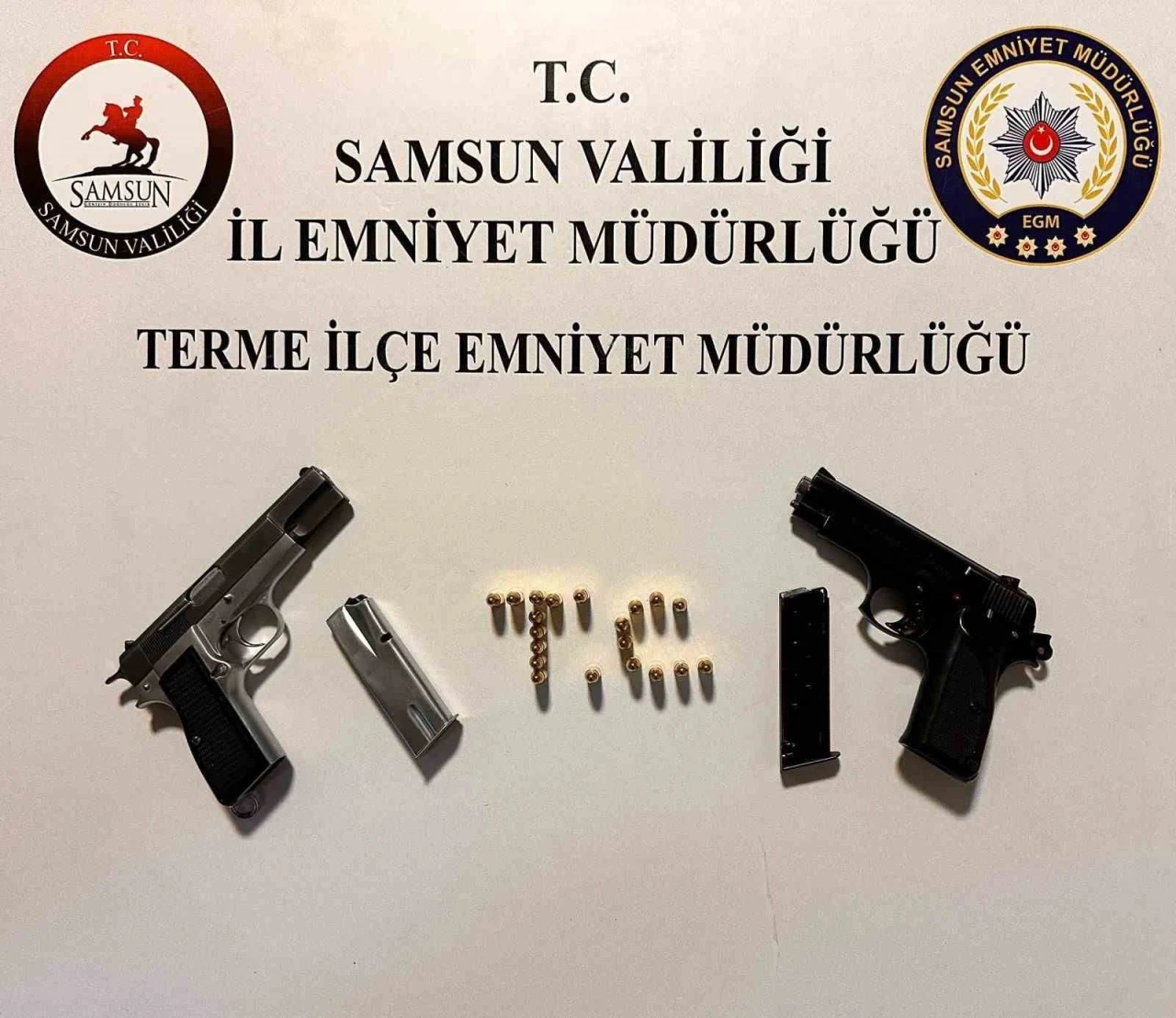 Samsun’da 2 kişi ruhsatsız silahla yakalandı