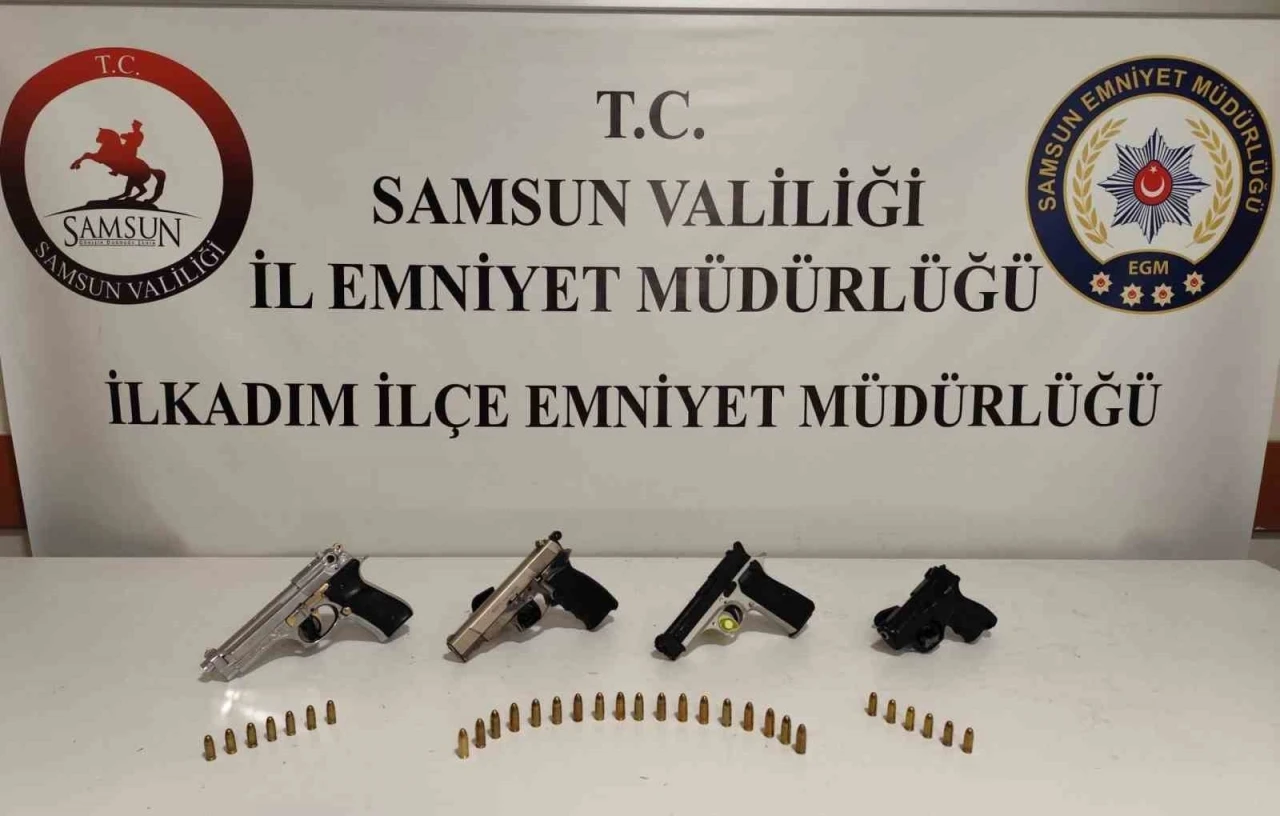 Samsun’da 2 kişi ruhsatsız silahlarla yakalandı
