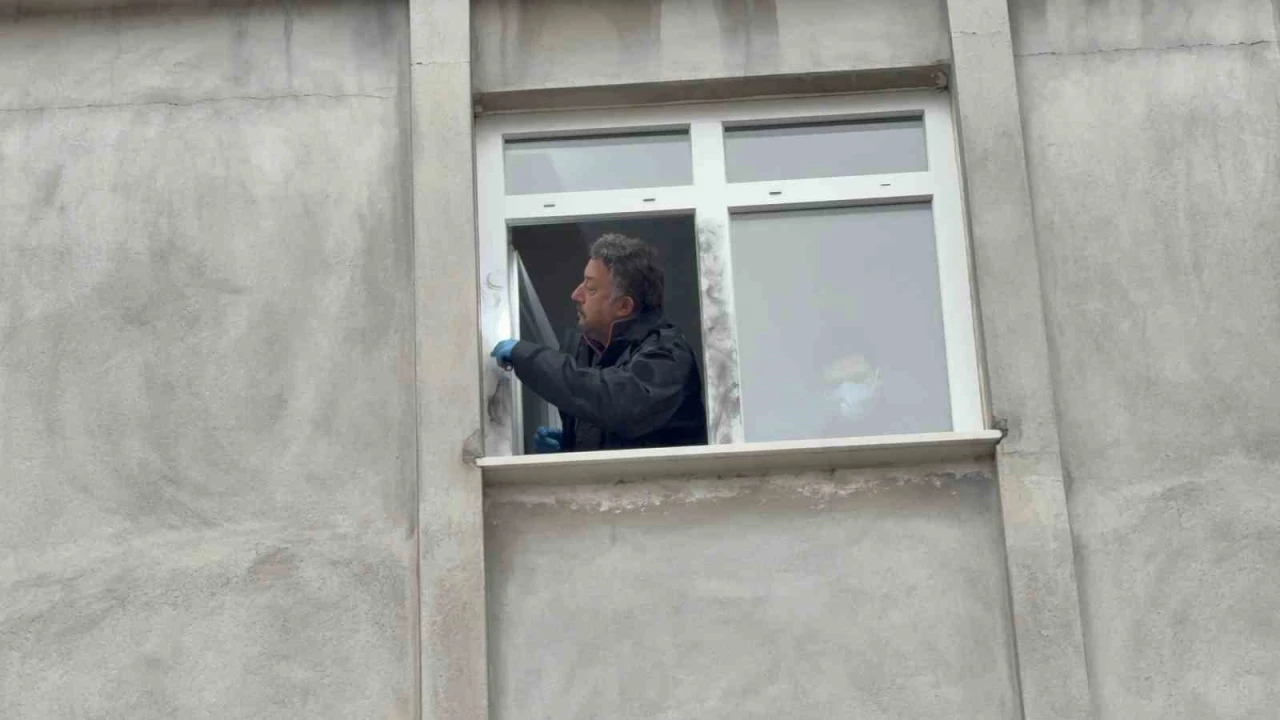 Samsun&rsquo;da 3&rsquo;&uuml;nc&uuml; kattan d&uuml;şen yaşlı adamı incir ağacı kurtardı
