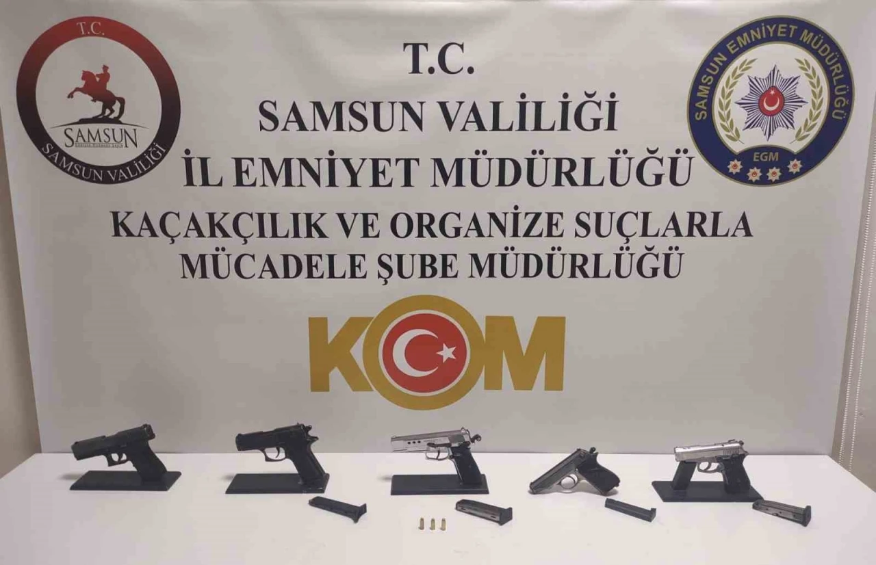 Samsun’da 5 tabanca ele geçirildi: 2 gözaltı
