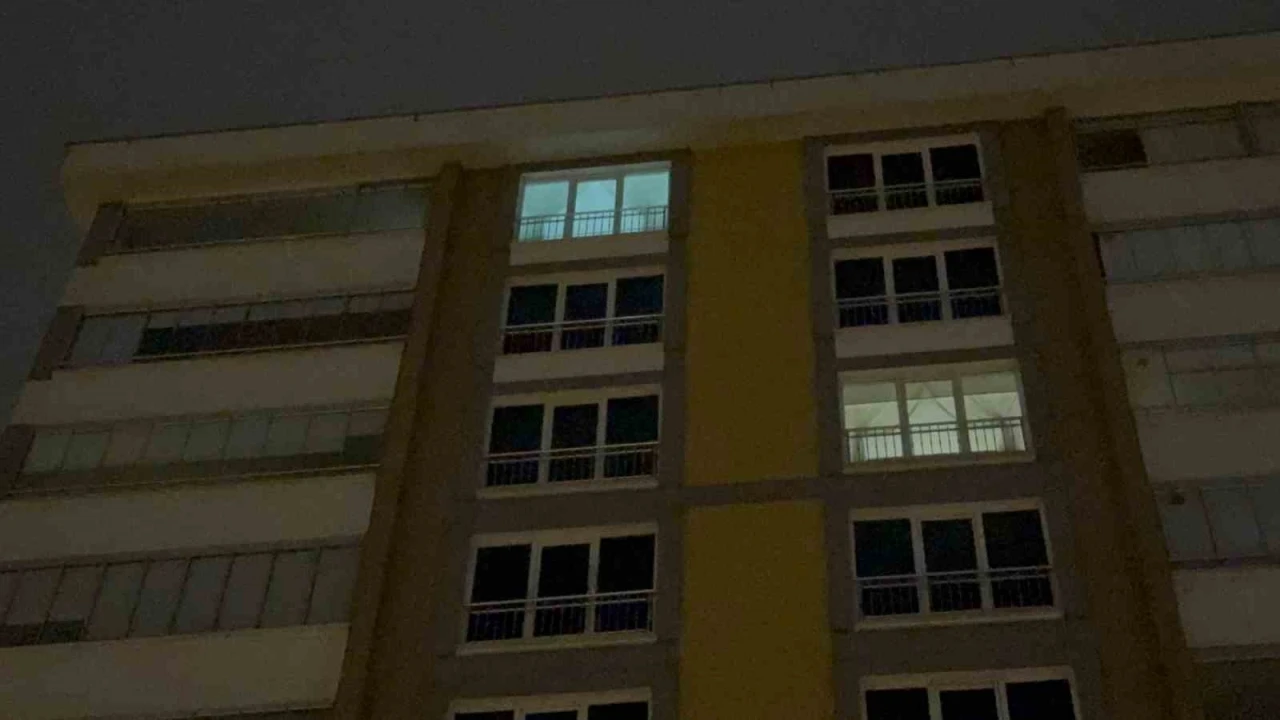 Samsun&rsquo;da 9. kattan 2. kata d&uuml;şen &ouml;ğretmen hayatını kaybetti
