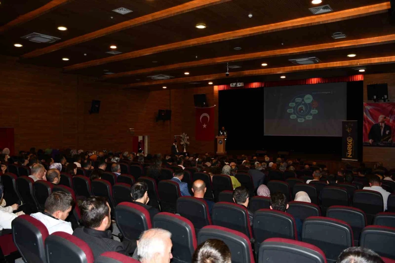 Samsun’da ailelere uyuşturucuyla mücadele eğitimi