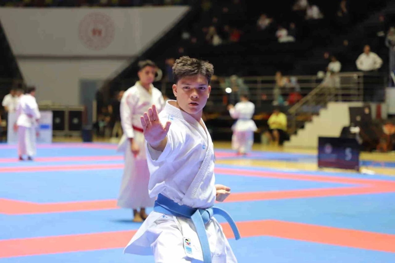 Samsun&rsquo;da bin 247 karate sporcusunun madalya m&uuml;cadelesi
