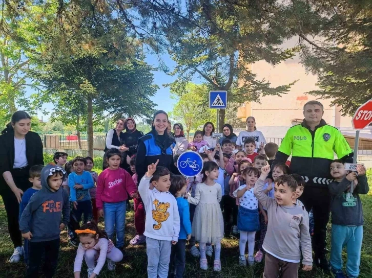 Samsun’da çocuklara trafik eğitimi
