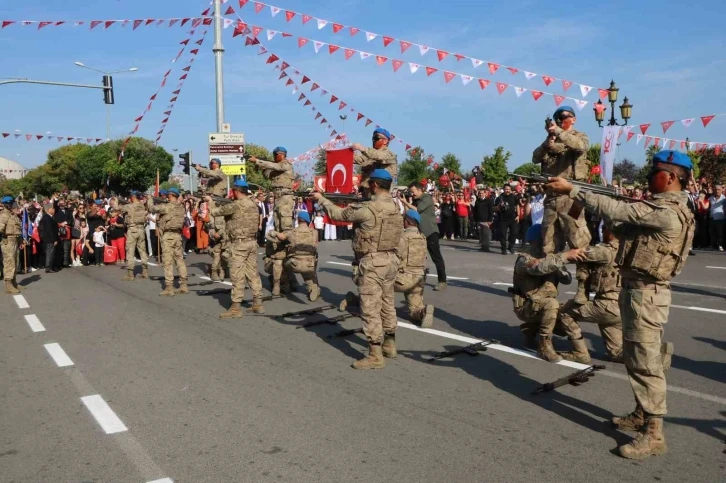 Samsun’da Cumhuriyet’in 100. yılı coşkuyla kutlandı