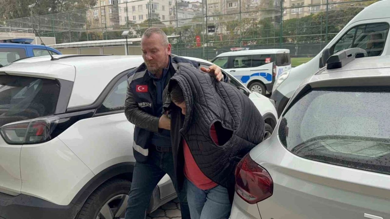 Samsun’da evinde uyuşturucuyla yakalanan şahıs adliyeye sevk edildi
