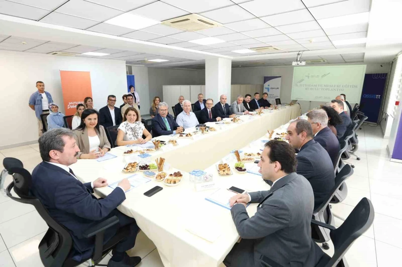Samsun&rsquo;da gen&ccedil; istihdamı ve iş g&uuml;c&uuml; eğitim planı masaya yatırıldı
