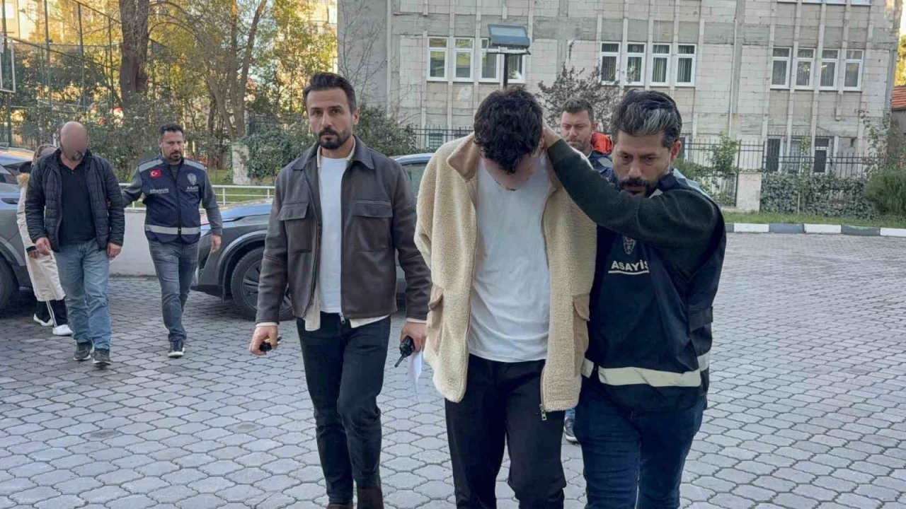 Samsun’da genç kızın 4’üncü kattan atlayıp ölmesiyle ilgili 4 kişi adliyeye sevk edildi

