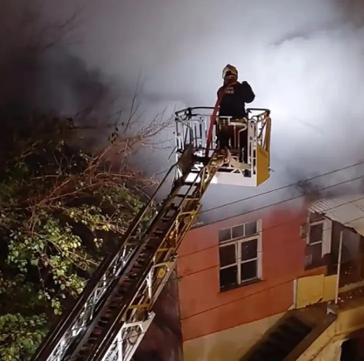 Samsun&rsquo;da iki katlı evde yangın: 1 &ouml;l&uuml;
