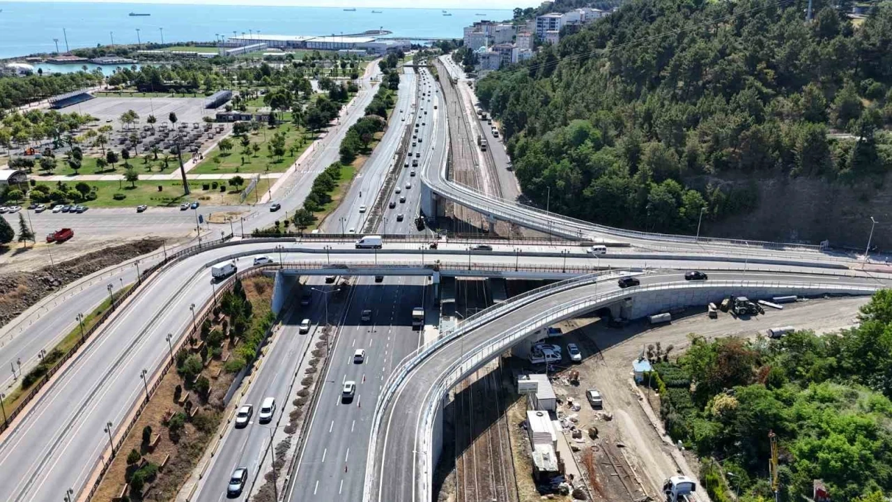 Samsun&rsquo;da iki &ouml;nemli bağlantı yolu trafiğe a&ccedil;ıldı
