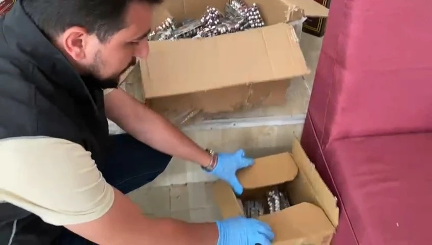 Samsun’da koliler içerisinde 7 bin 500 adet uyuşturucu hap ele geçirildi
