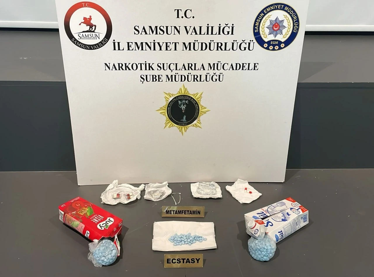 Samsun’da meyve suyu kutularında uyuşturucu hap ele geçirildi
