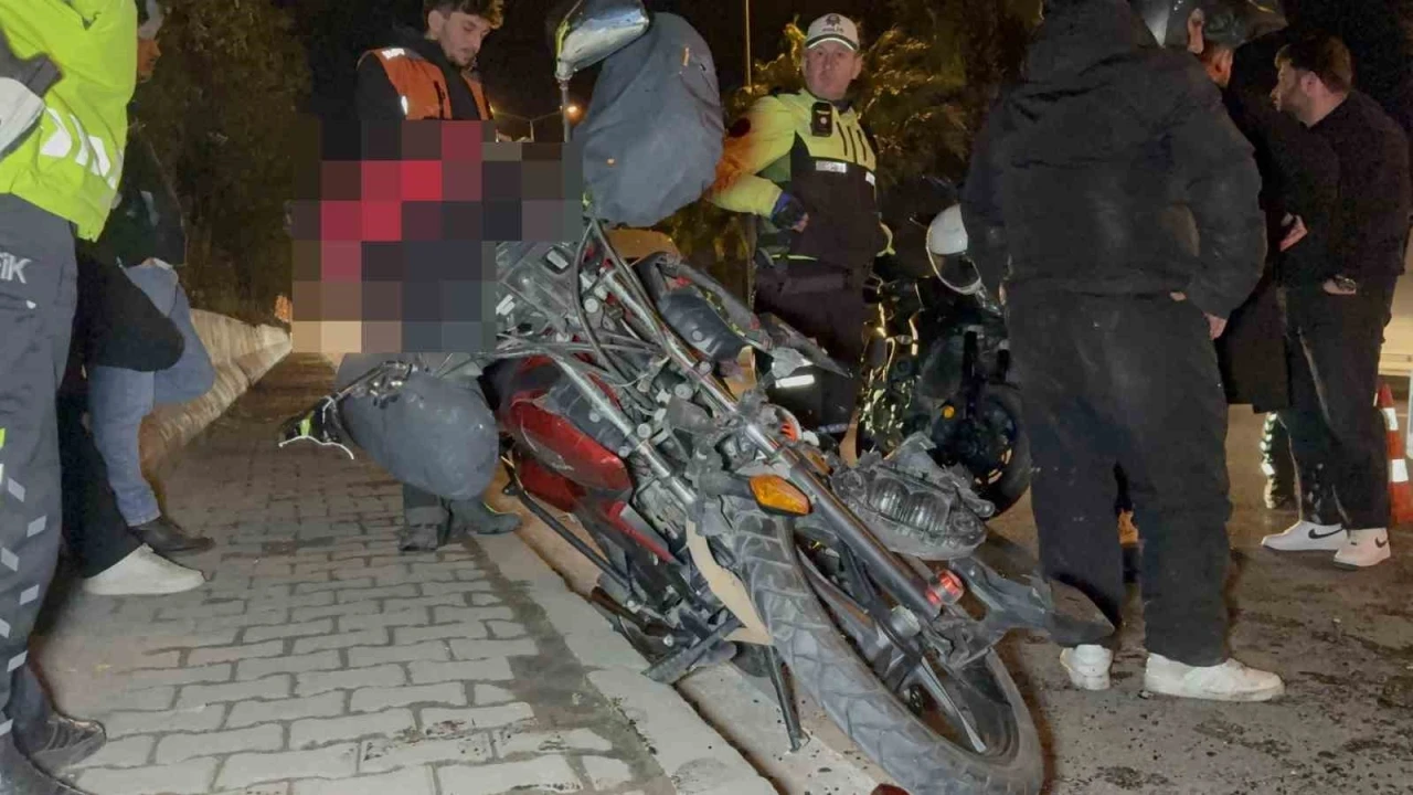 Samsun&rsquo;da motosiklet servis minib&uuml;s&uuml;ne &ccedil;arptı: 1 yaralı
