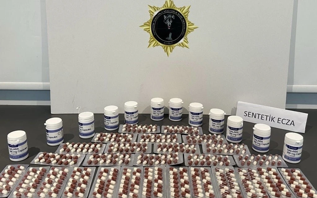 Samsun&rsquo;da narkotik operasyonu: Uyuşturucu ve silah ele ge&ccedil;irildi
