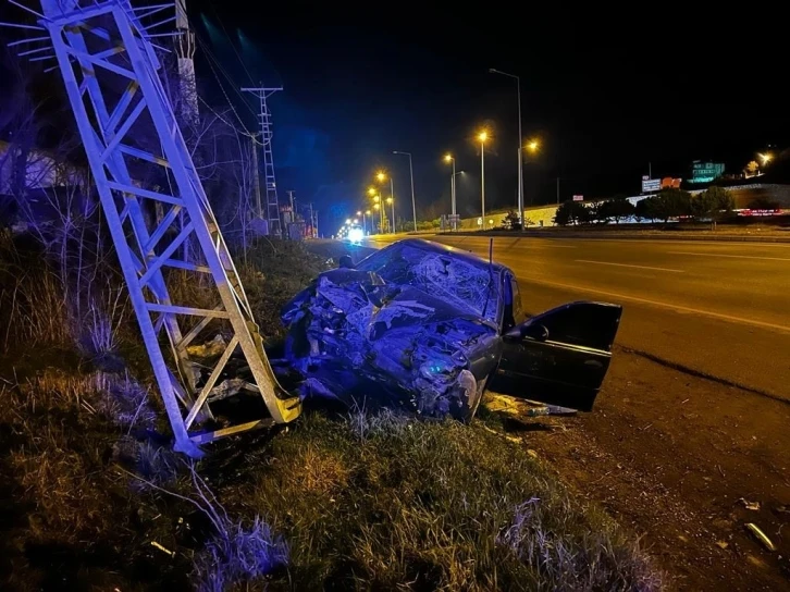 Samsun’da otomobil direğe çarptı: 1 yaralı
