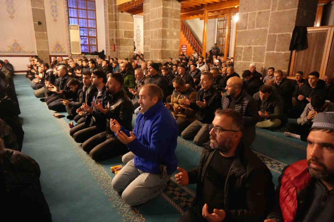 Samsun&rsquo;da Regaip Kandili idrak edildi
