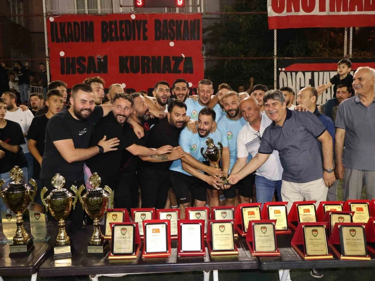 Samsun&rsquo;da Şehitlere Saygı ve Vefa Futbol Turnuvası

