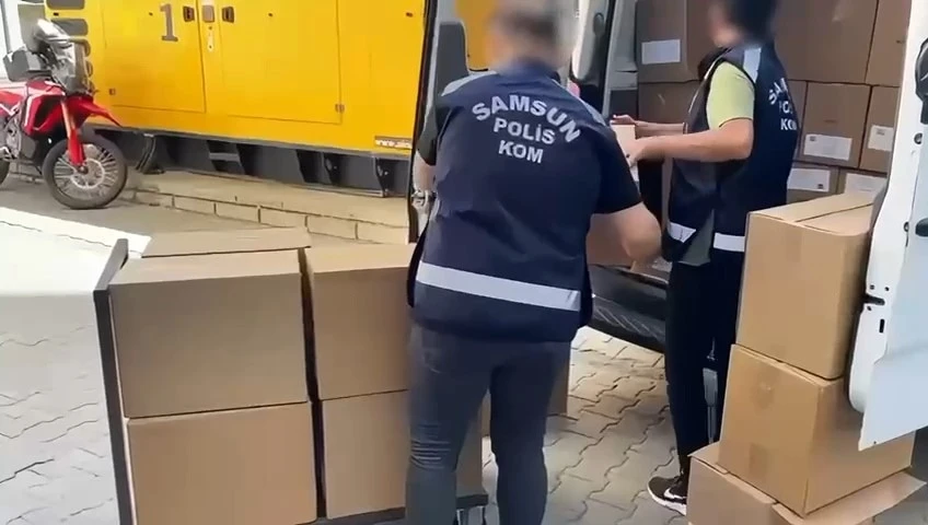 Samsun’da takip sonucu durdurulan araçta 1 milyon 610 bin kaçak makaron ele geçirildi
