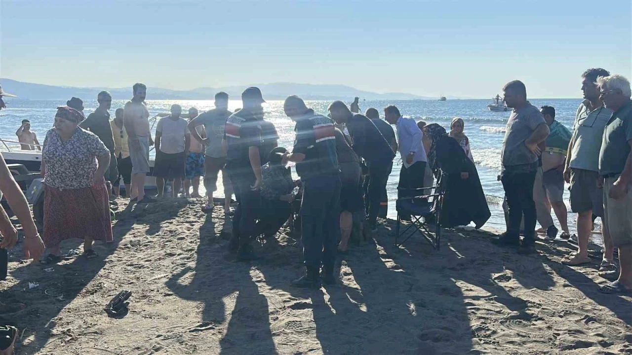 Samsun&rsquo;da tekne alabora oldu: 3 kişi kurtarıldı, 3 kişi kayıp

