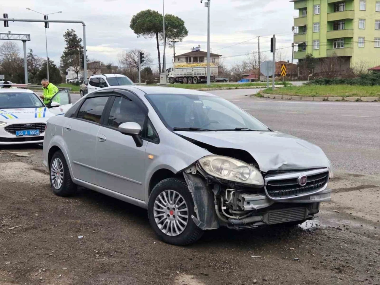 Samsun&rsquo;da trafik kazası: 2 ara&ccedil;ta maddi hasar oluştu
