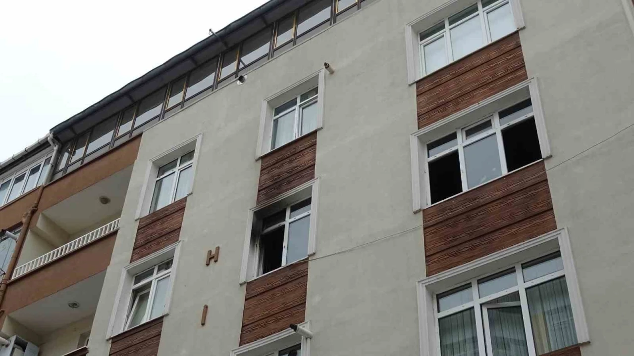 Samsun’da yangın paniği: Babasına kızıp evi ateşe verdi
