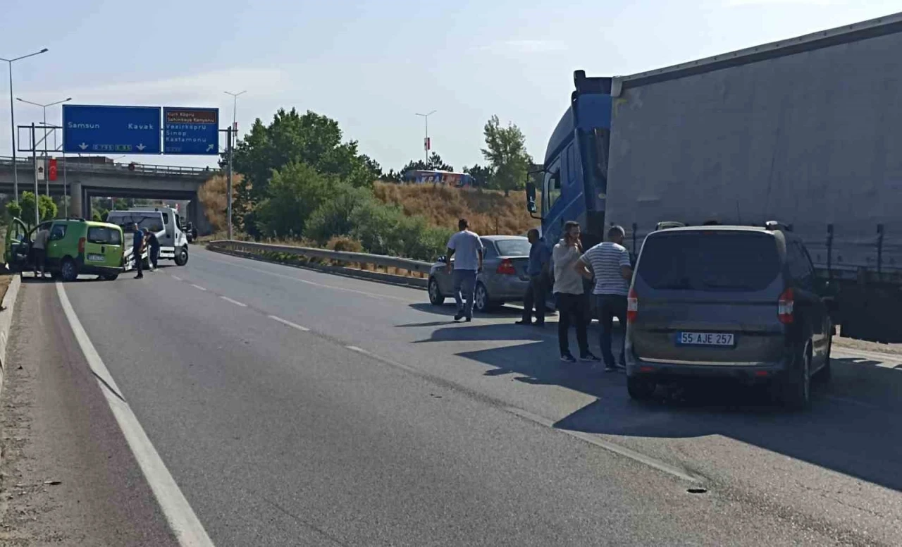 Samsun&rsquo;da zincirleme kaza: 3 yaralı
