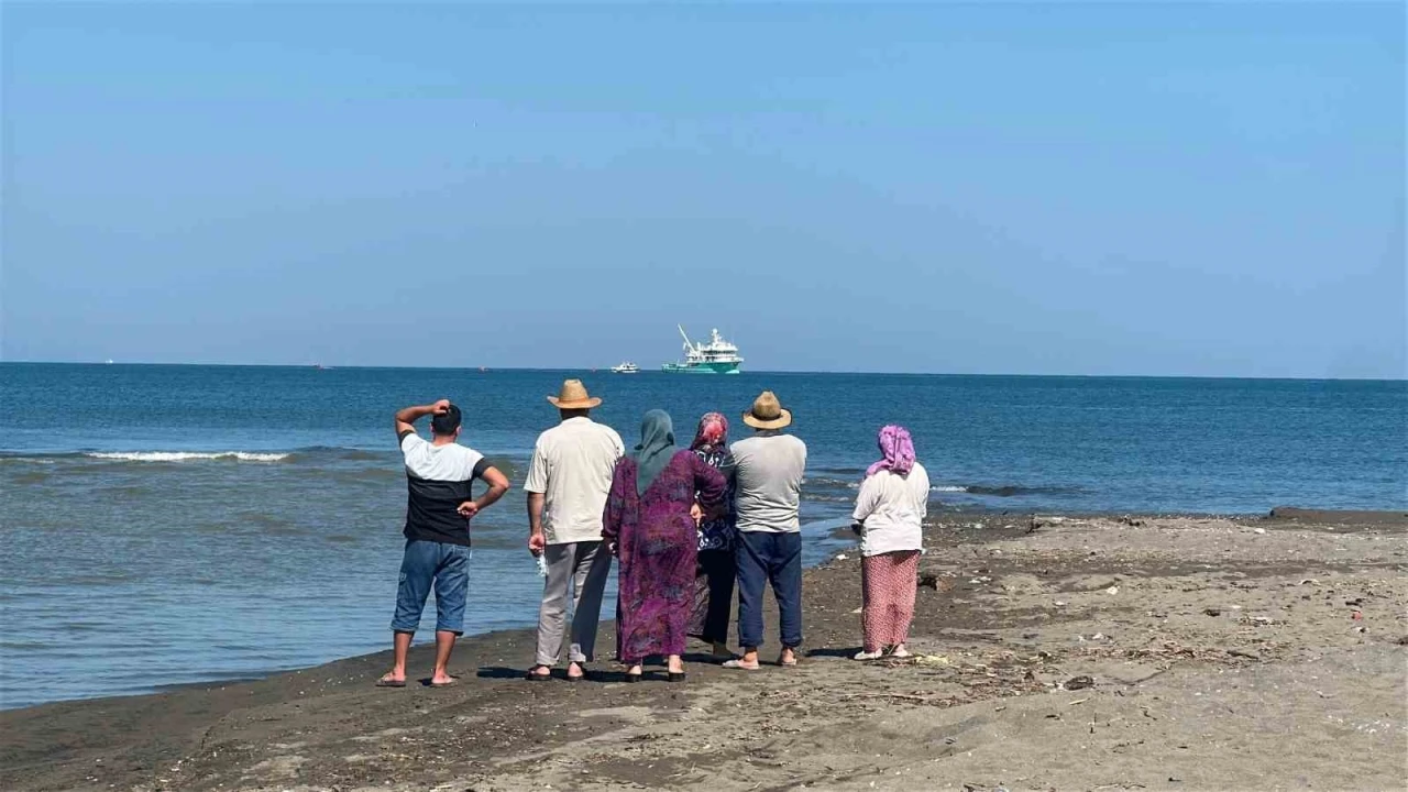 Samsun&rsquo;daki aile faciasında tekne bulundu, 1 kişi aranıyor
