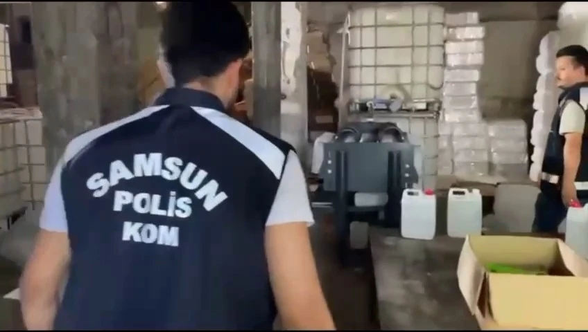 Samsun merkezli 8 ilde sahte alkol şebekesine operasyon: 4 ton etil ve metil alkol ele geçirildi
