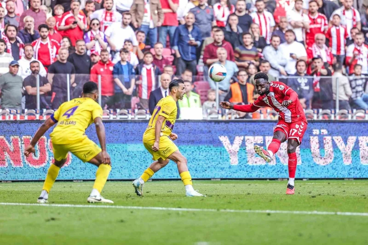 Samsunspor’da 5 yabancı futbolcu ile yollar ayrıldı
