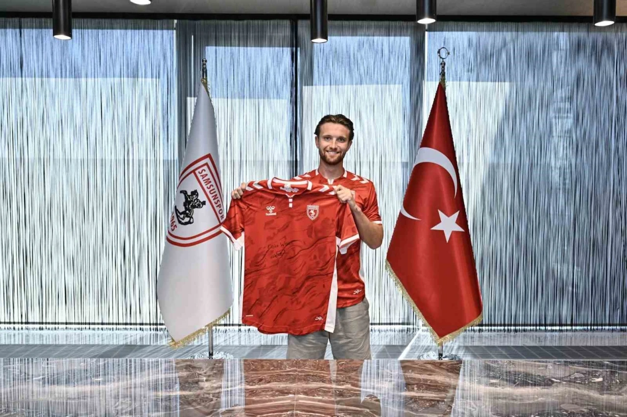 Samsunspor, Elliot Watt&rsquo;ı 4 yıllığına kadrosuna kattı

