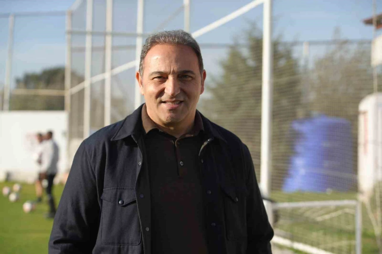 Samsunspor Futbol Direktörü Çapa: &quot;Beşiktaş ile aramızdaki puan farkını açmak istiyoruz&quot;
