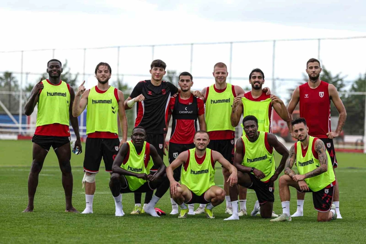 Samsunspor, yeni sezon hazırlıklarını s&uuml;rd&uuml;rd&uuml;
