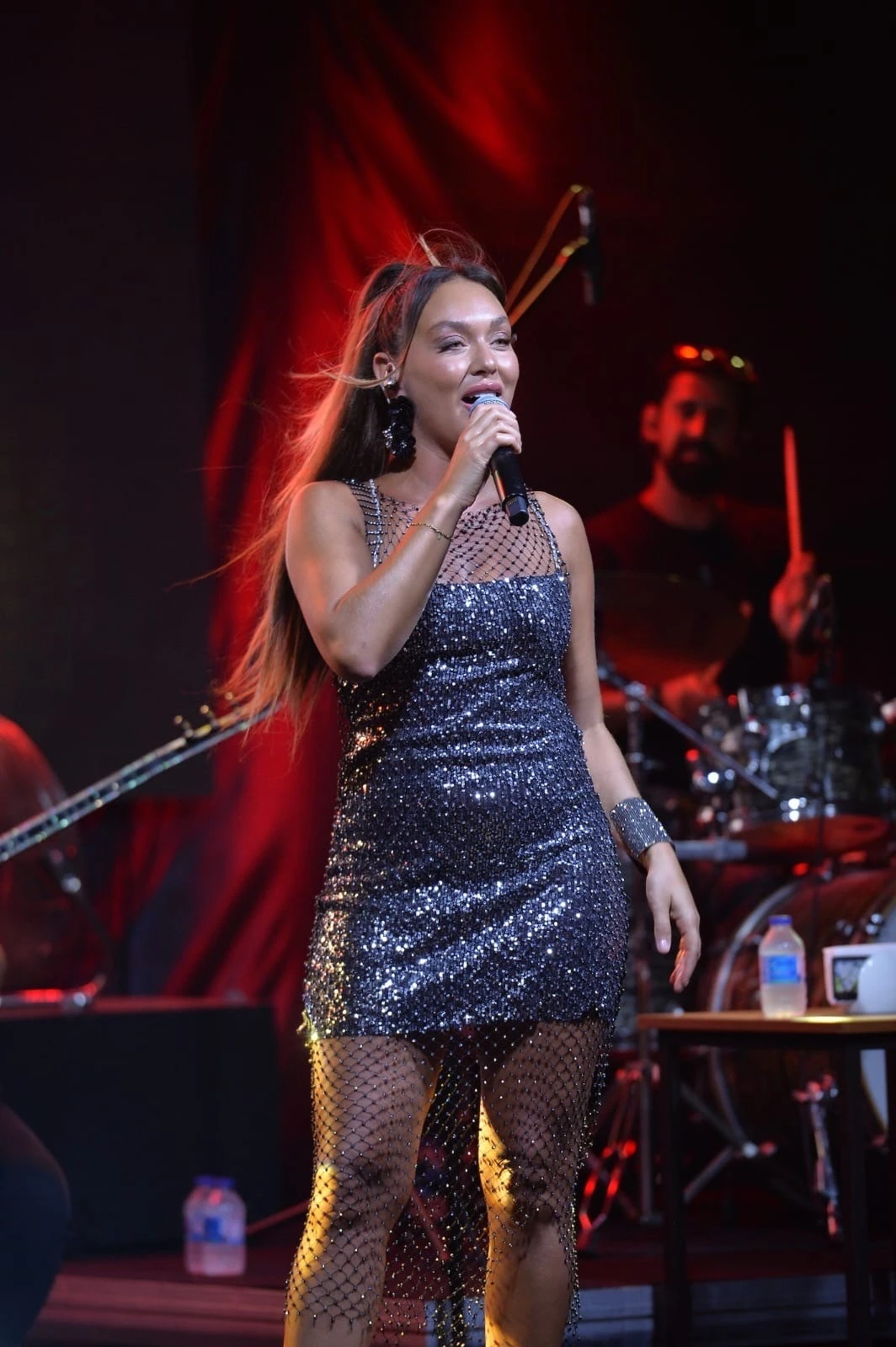 Sanatçı Onurluer Bodrum’da müzikseverlere unutulmaz bir gece yaşattı
