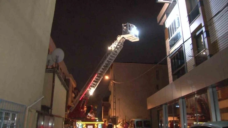 Sancaktepe&rsquo;de bir grup alkol alıp birbirine girdi
