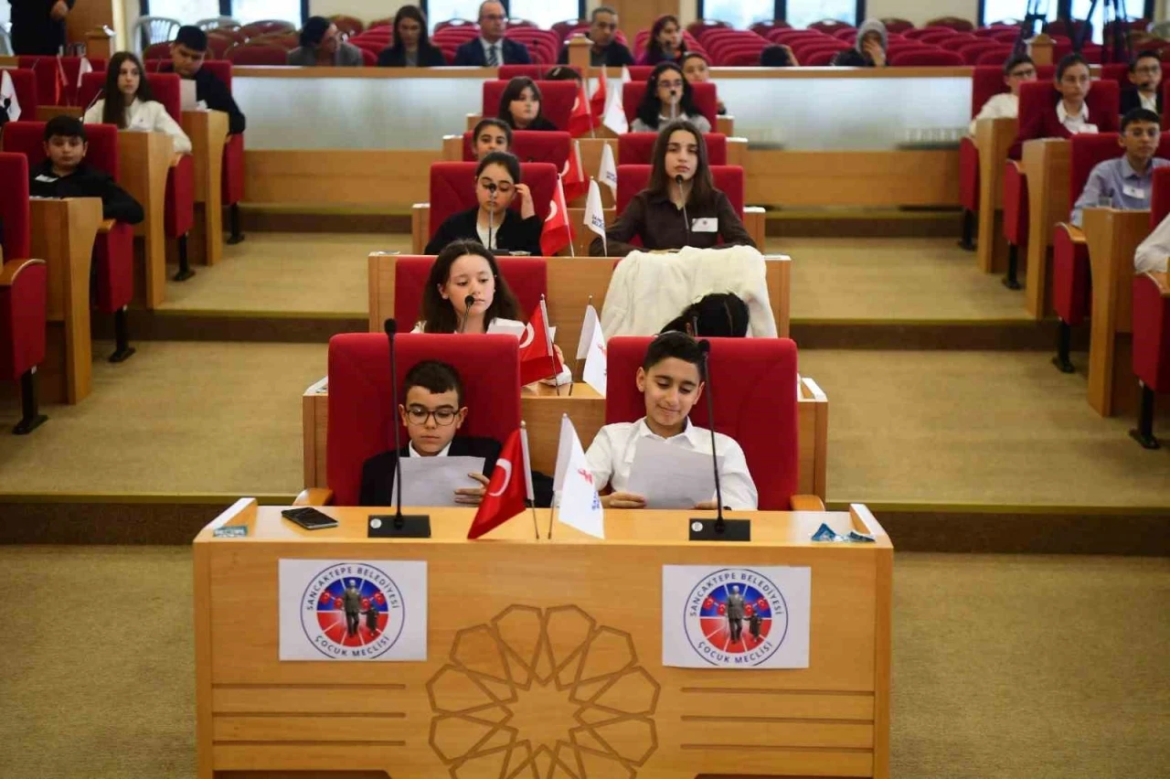Sancaktepe’de Dünya Çocuk Hakları Günü’nde ’Çocuk Meclisi’ ilk oturumunu gerçekleştirdi
