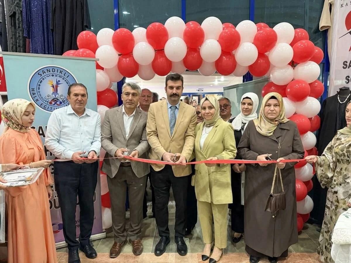 Sandıklı&rsquo;da &rsquo;Hayat boyu &ouml;ğrenme&rsquo; sergisi a&ccedil;ıldı
