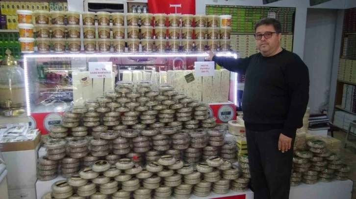 Sandıklı&rsquo;da &uuml;retilen helva ve lokum d&uuml;nyanın bir &ccedil;ok &uuml;lkesinde ağızları tatlandırıyor
