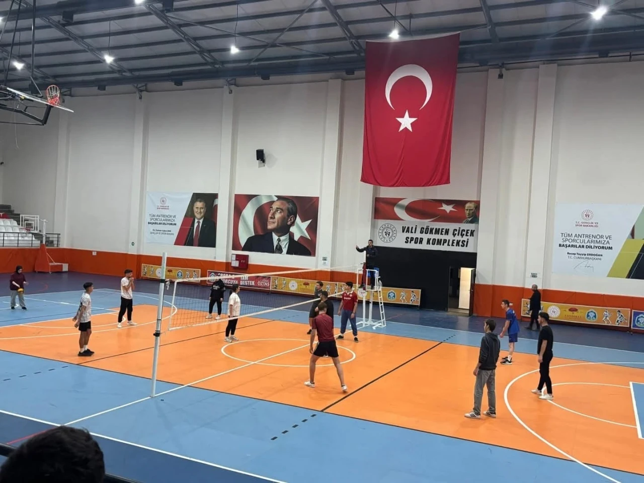 Sandıklı MYO G&uuml;z D&ouml;nemi Voleybol Turnuvası sona erdi
