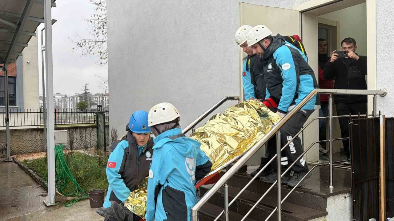 Saniyelerle yarışıp, 15 dakikalık yolu 5 dakikada gittiler

