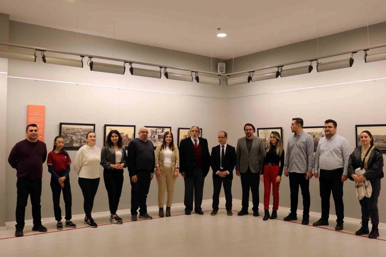 SANKO Sanat Galerisi&rsquo;nde "Savunma D&ouml;nemi Antep Kartpostalları" sergisi a&ccedil;ıldı
