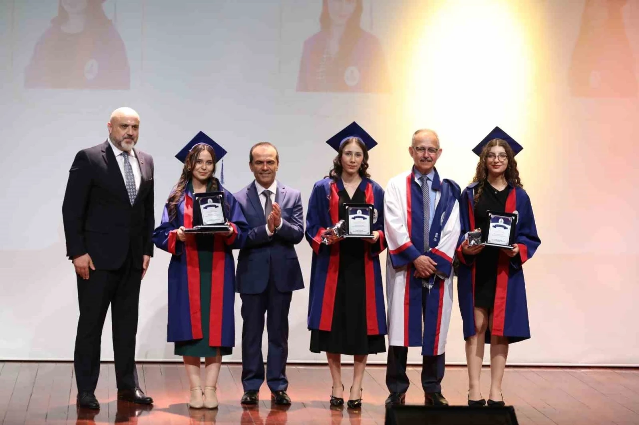 SANKO Üniversitesi’nde mezuniyet coşkusu
