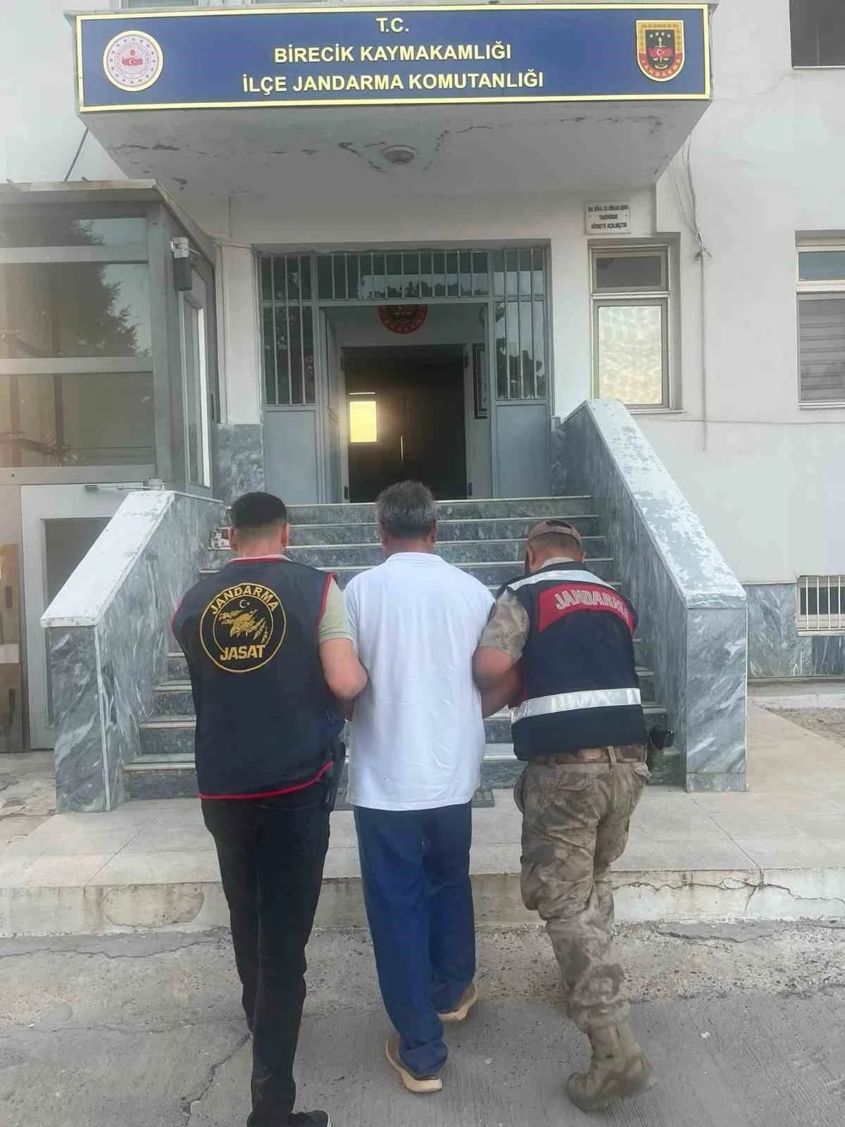 Şanlıurfa&rsquo;da 13 yıl hapis cezası bulunan şahıs yakalandı
