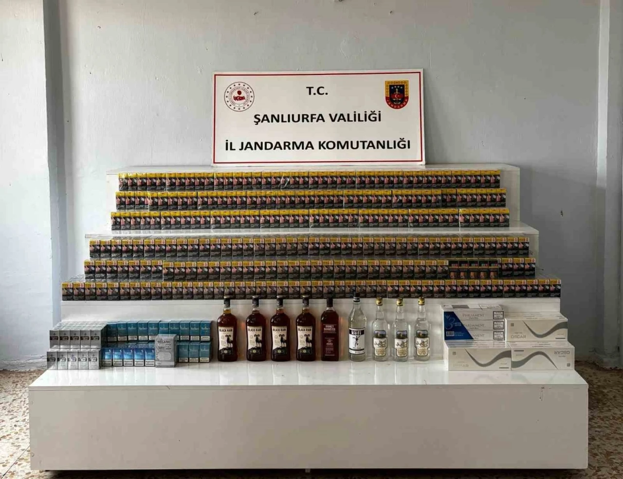 Şanlıurfa&rsquo;da 2 bin 558 paket g&uuml;mr&uuml;k ka&ccedil;ağı sigara ele ge&ccedil;irildi
