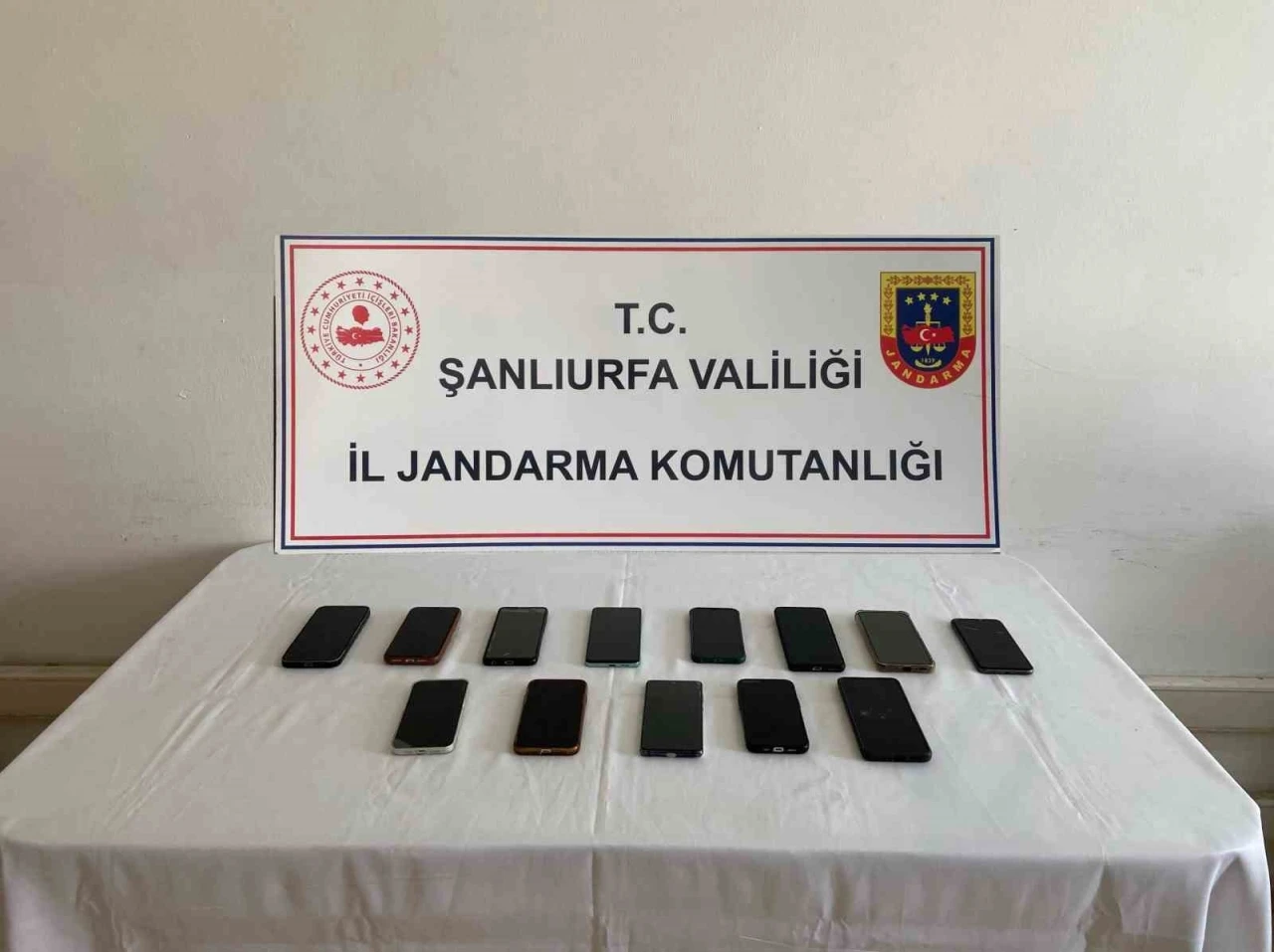 Şanlıurfa&rsquo;da başkasının yerine sınava giren 5 kişiye tutuklama

