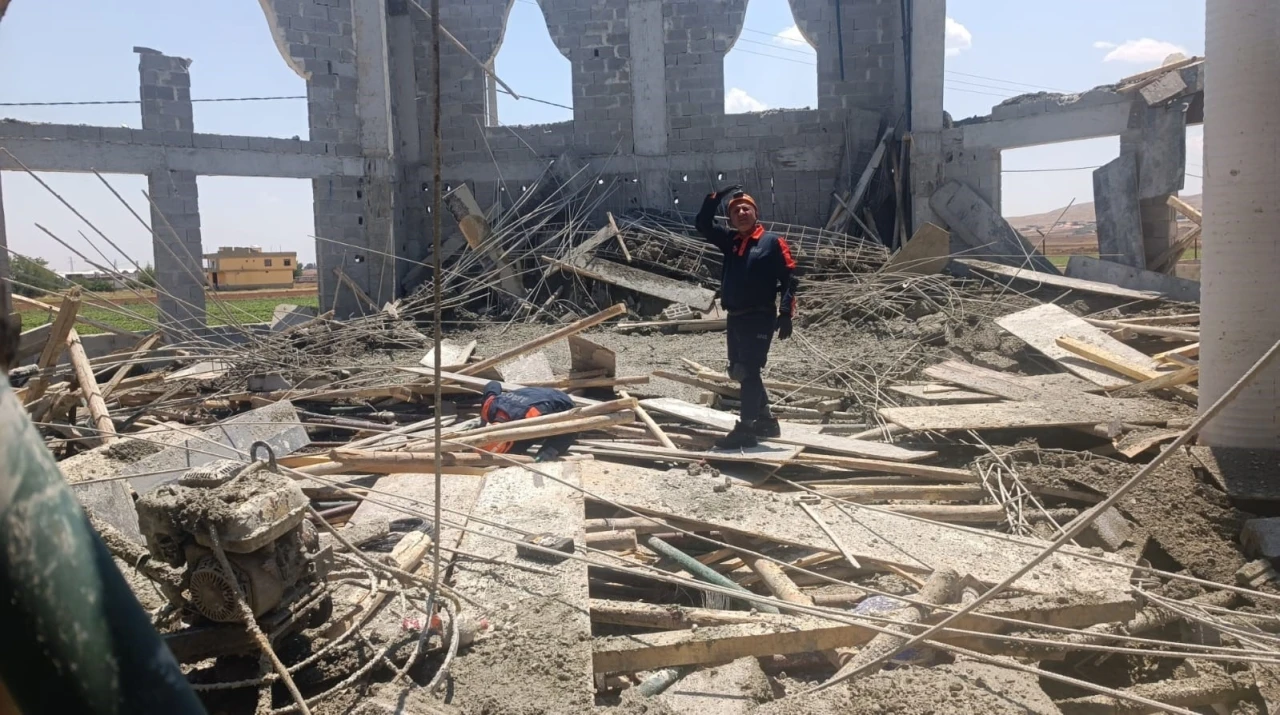 Şanlıurfa&rsquo;da cami inşaatındaki &ccedil;&ouml;kmede 3 iş&ccedil;i yaralandı
