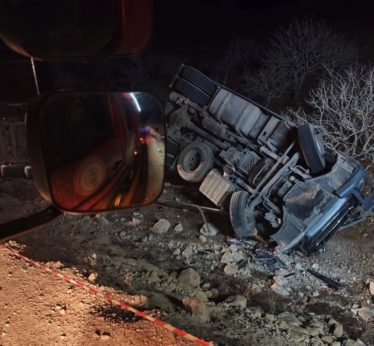 Şanlıurfa’da devrilen tırın sürücüsü hayatını kaybetti
