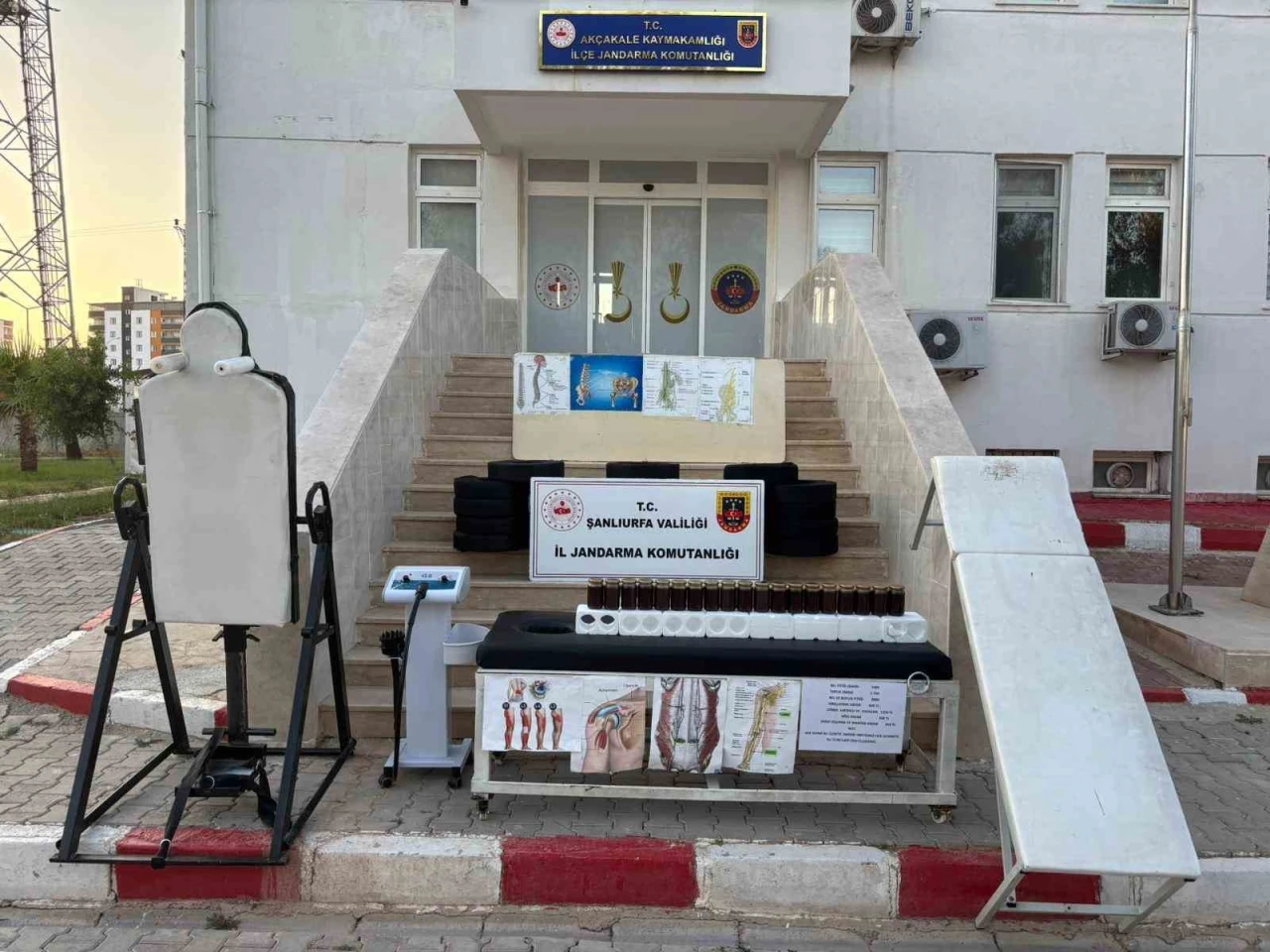 Şanlıurfa&rsquo;da ka&ccedil;ak tedavi merkezine operasyon: 1 g&ouml;zaltı
