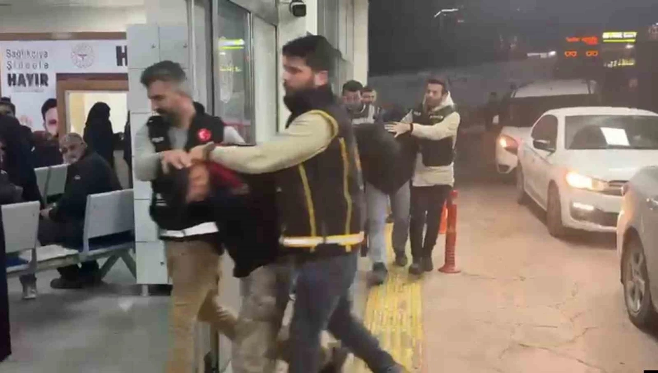 Şanlıurfa&rsquo;da kuyumcu soygunu kamerada
